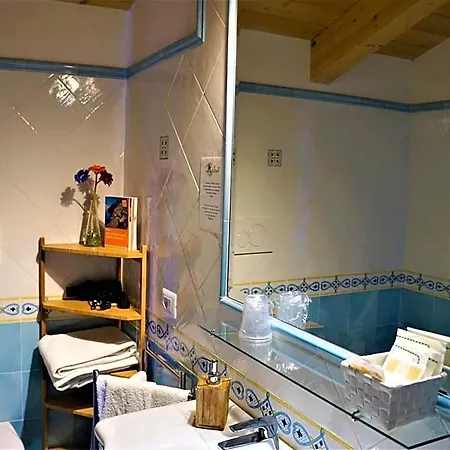 ベッド・アンド・ブレックファスト ララベスコ B＆b 4*