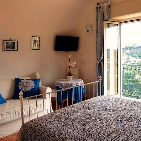 לינה וארוחת בוקר L'arabesco 3*